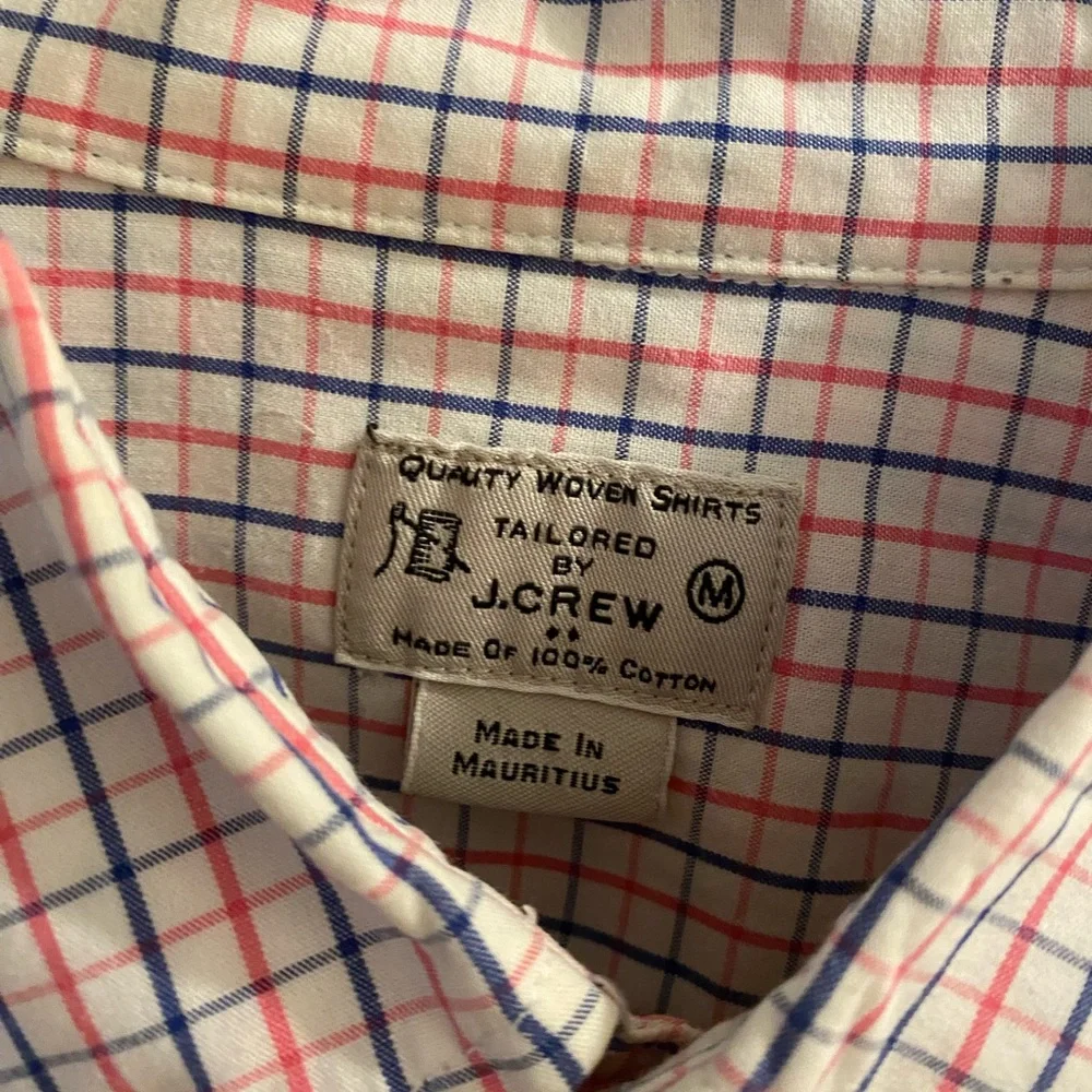 Button down - Picture 2 of 3